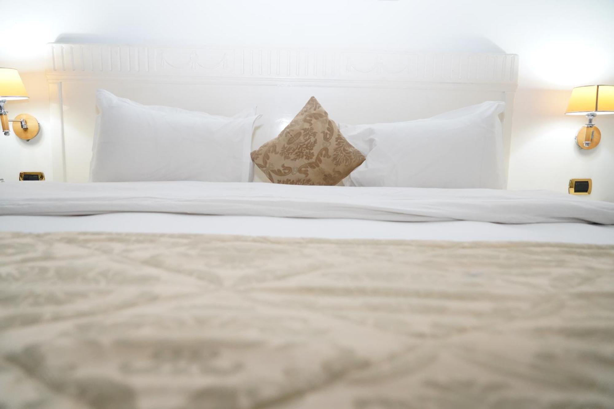 L'Amitie Hotel NʼDjamena Dış mekan fotoğraf